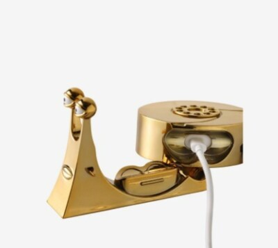 Casetify Golden Transponder Snailイヤホンケース CASETiFY One Piece Collectible Golden Transponder Snail AirPods