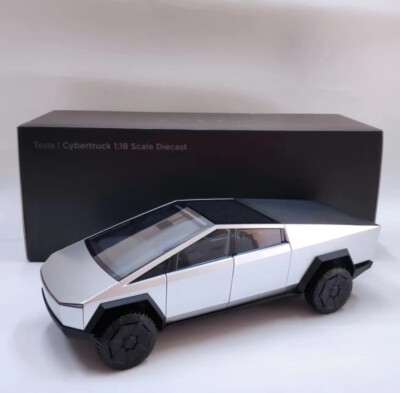1/18 TESLA Cybertruck 2023 China TESLA Dealer model