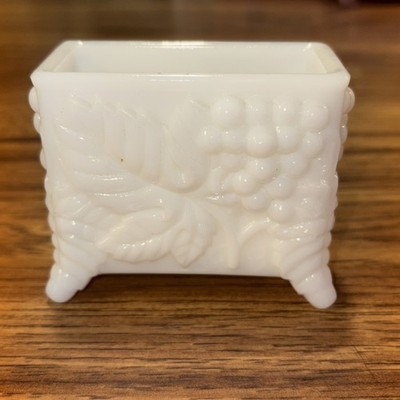 VTG Imperial Glass Milk Glass Harvest Grape Cigarette / Business Card Holder