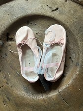 Freestyle by Danskin pink Ballet Shoes, Size 2