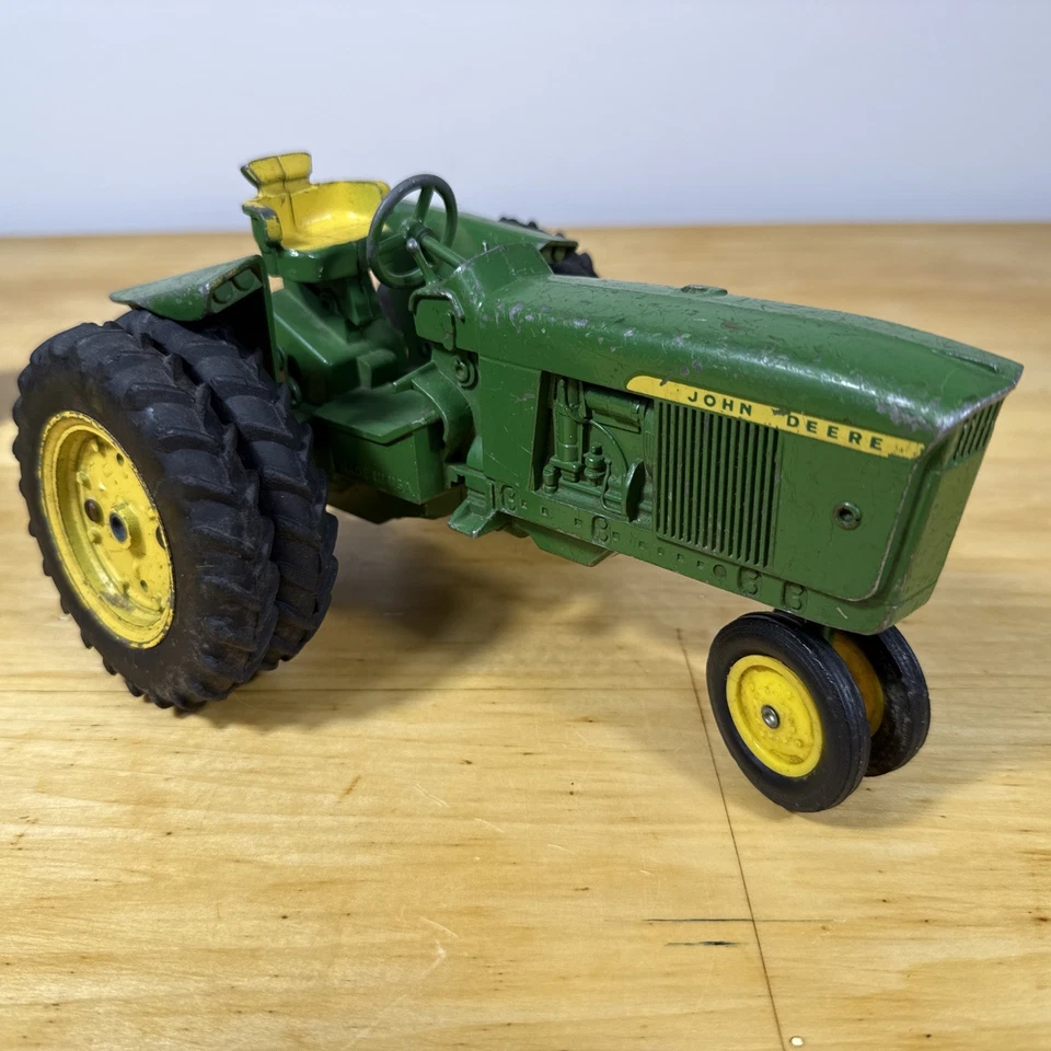 Tractor de juguete John Deere 3010 de colección con taladro de grano sembradora granja realista 8 pulgadas Foto 3 de 4