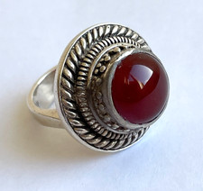 Beautiful vintage 925 sterling silver and carnelian gemstone ring size J