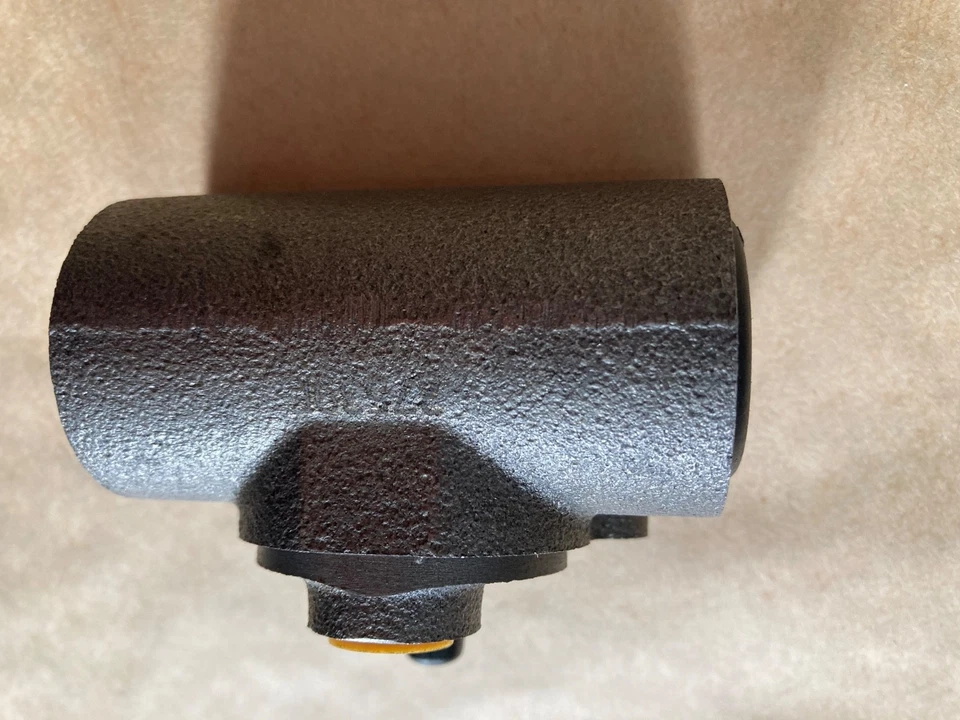 后轮气缸 适用于 1999 年 GMC Yukon Denali N483HG — 第 2/4 张图片