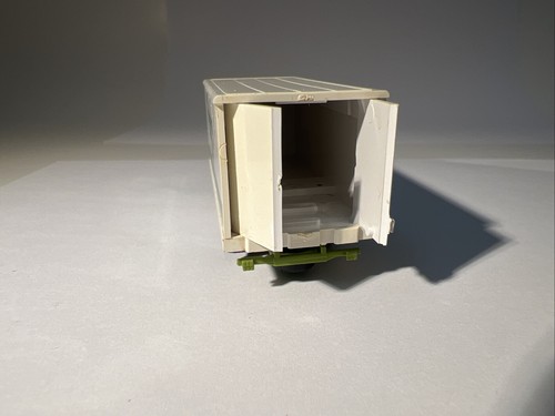 HO Scale Germany Praline CARLSBERG BEER DELIVERY TRUCK Mercedes-Benz Toy Vehicle - Picture 12 of 16