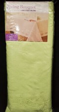 Elrene SPRING BOUQUET TABLECLOTH with floral cutwork 60x102" oblong Pastel Green