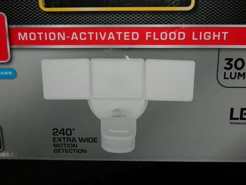 Defiant 270-Watt 240 Degree White Motion Activate Outdoor LED 3 Head Flood Light - Picture 6 of 6