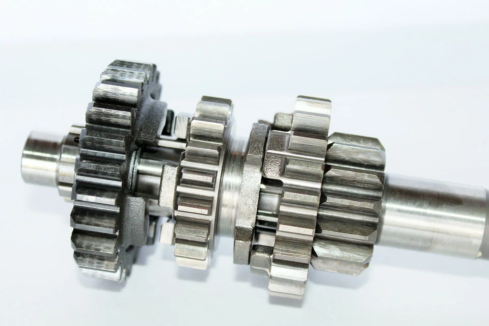 05 SUZUKI 9 BOULEVARD SAVAGE 650 COUNTERSHAFT (NT:15) 24121-24B12 - Image 2 of 4