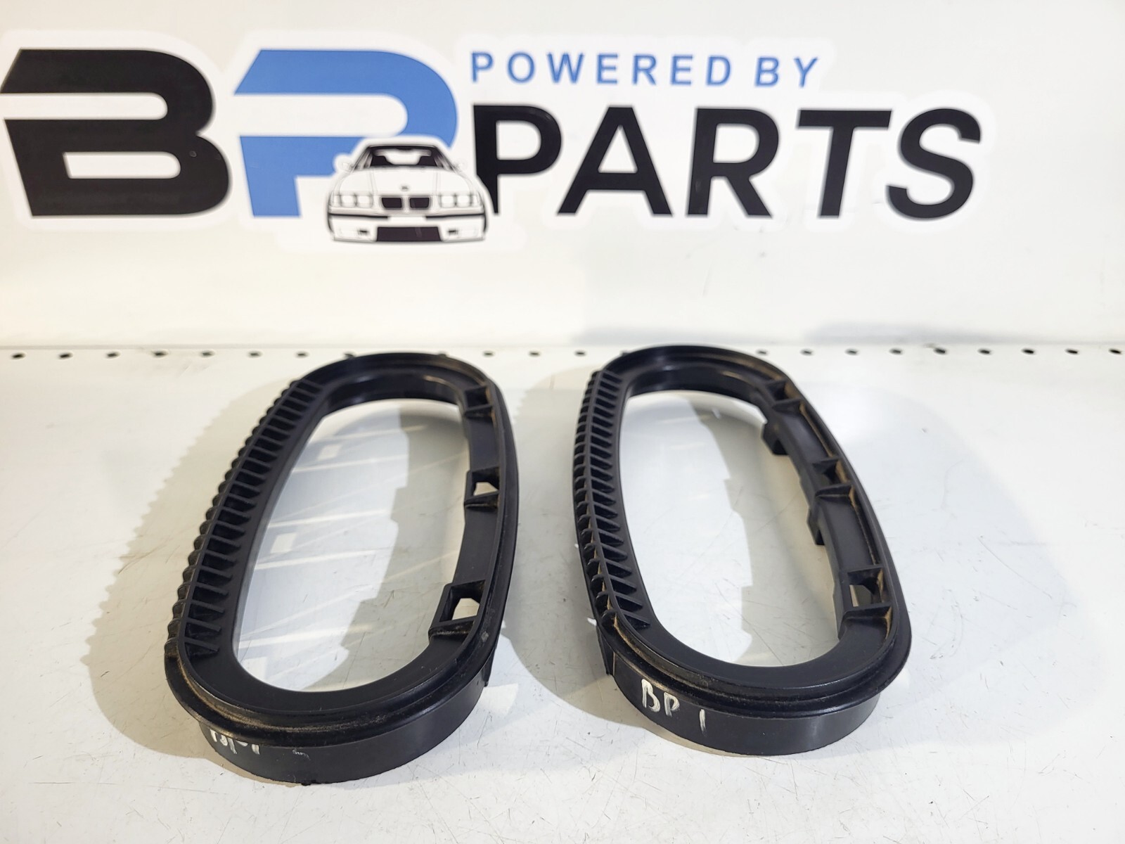 BMW E39 clip for microfilter air channel 1pc 64318379620  