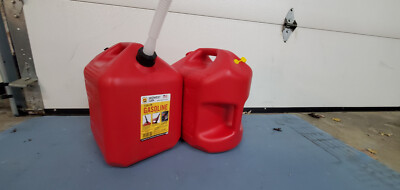 5600 5 gallon vented 2 handle midwest gas can w/ FREE flow