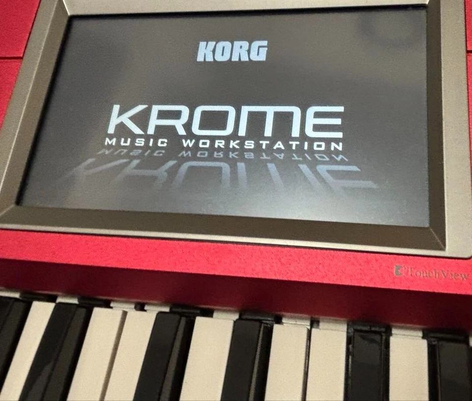 Korg Krome-61 Red Synthesizer Keyboard Instrument mit Adapterkoffer - Bild 3 von 4