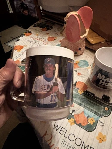 (2) MAXWELL HOUSE Coffee Mugs Brewers Jim Gantner Given To I’ll Daughter By Jim