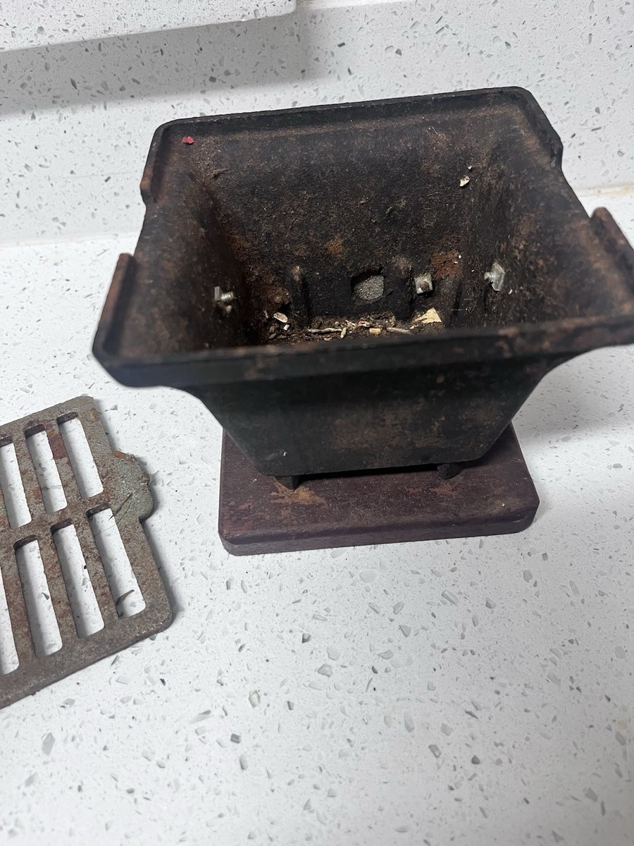 Vintage Cast Iron Mini Hibachi Grill Japan Tabletop w/ Vent Vintage Cast Iron Mini Hibachi Grill Japan Tabletop w/ Vent
