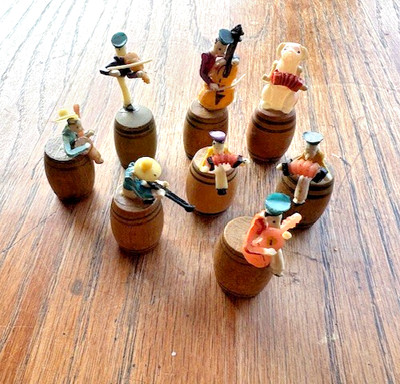 Lot 8  Vintage Mini Ragtime Band Musicians Wooden Barrels Figure Japan 1940's