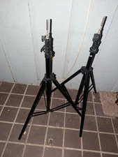 Lot Of 2 impact light stands BO0818 - Good Condition 