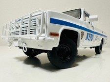 GreenLight 84 Chevy CUCV M1008 NYPD 1/18 Diecast Model Car