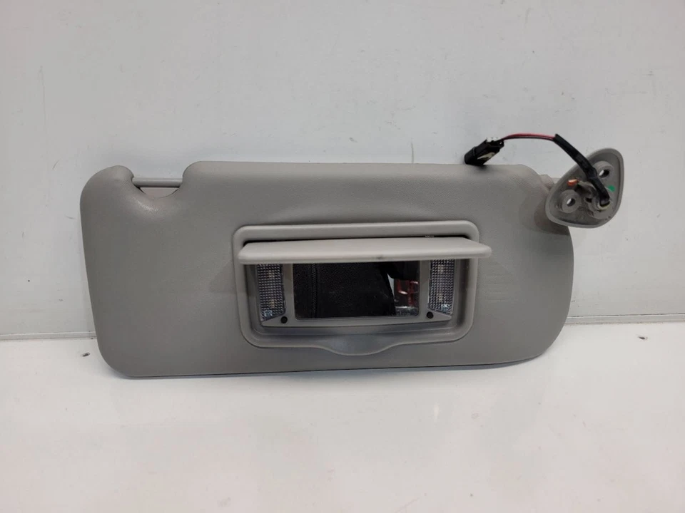 2004-09 Cadillac SRX Passenger Right Sun Visor W/ Illuminate *Gray* - Imagem 2 de 4