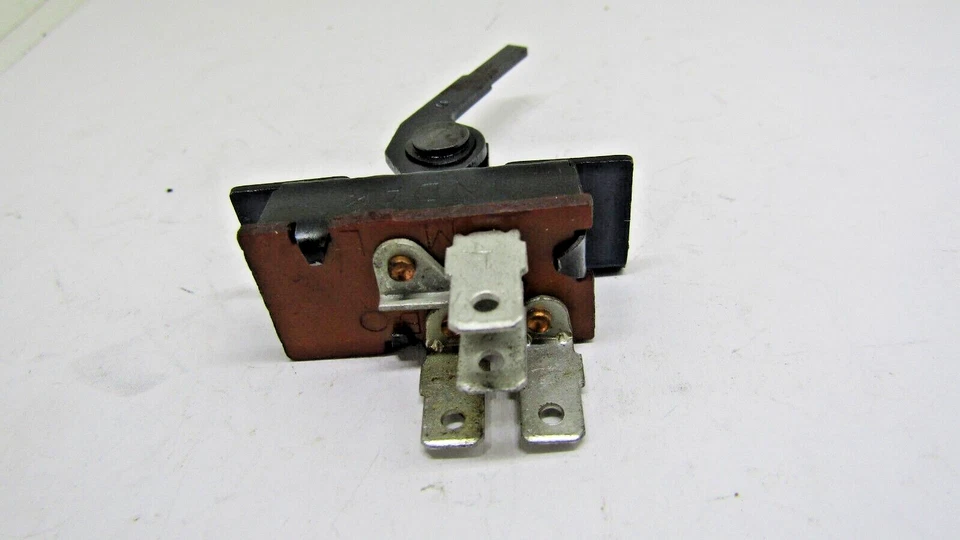1982-86 FORD MUSTANG HEATER BLOWER SWITCH E2EH-18578-AA - Image 2 of 4