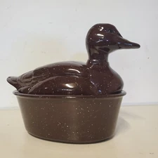 BROWN CERAMIC DUCK LIDDED CASSEROLE DISH  ....