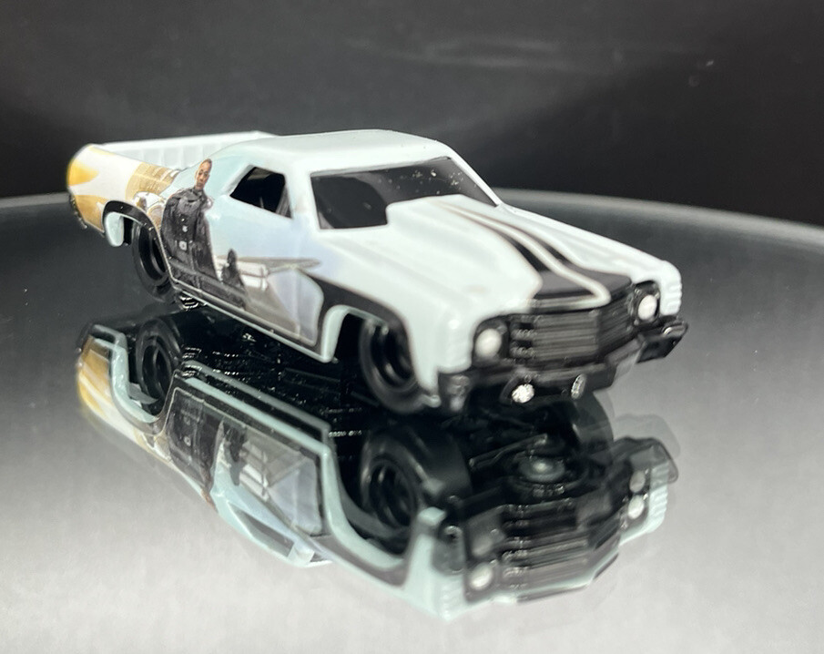 Picture 2 of 4