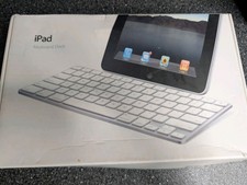 Apple Keyboard Dock Model A1359 for Apple iPad Gen 1 2 Port MC5331LL/B, AS IS