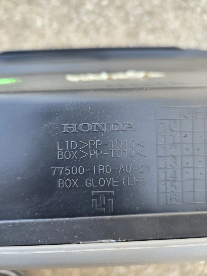 Honda Civic 2013-2015 sedán pasajero delantero derecho tablero almacenamiento guantera OEM Foto 4 de 4