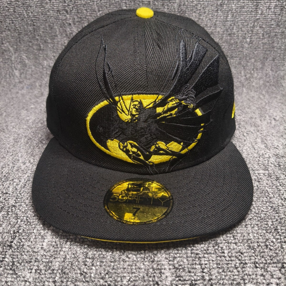 New Era 59FIFTY Batman Fitted Hat Black Yellow Graphic Cap
