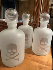 Halloween Skull And Crossbones Decanters (3)