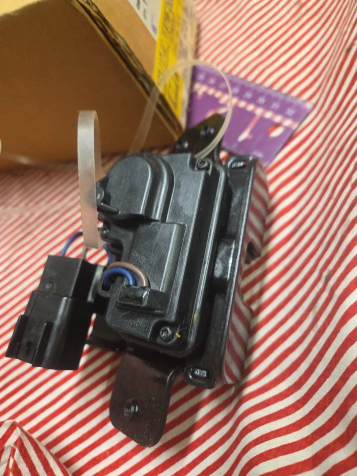 Actuador de bloqueo de puerta escotilla maletero puerta trasero Chevy Tahoe GMC Yukon 2007-2014 nos Foto 3 de 4