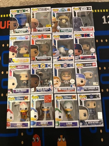 23 FUNKO POP LOT - OHTANI, MAHOMES, BATMAN, DISNEY, NOTORIOUS BIG AND MORE