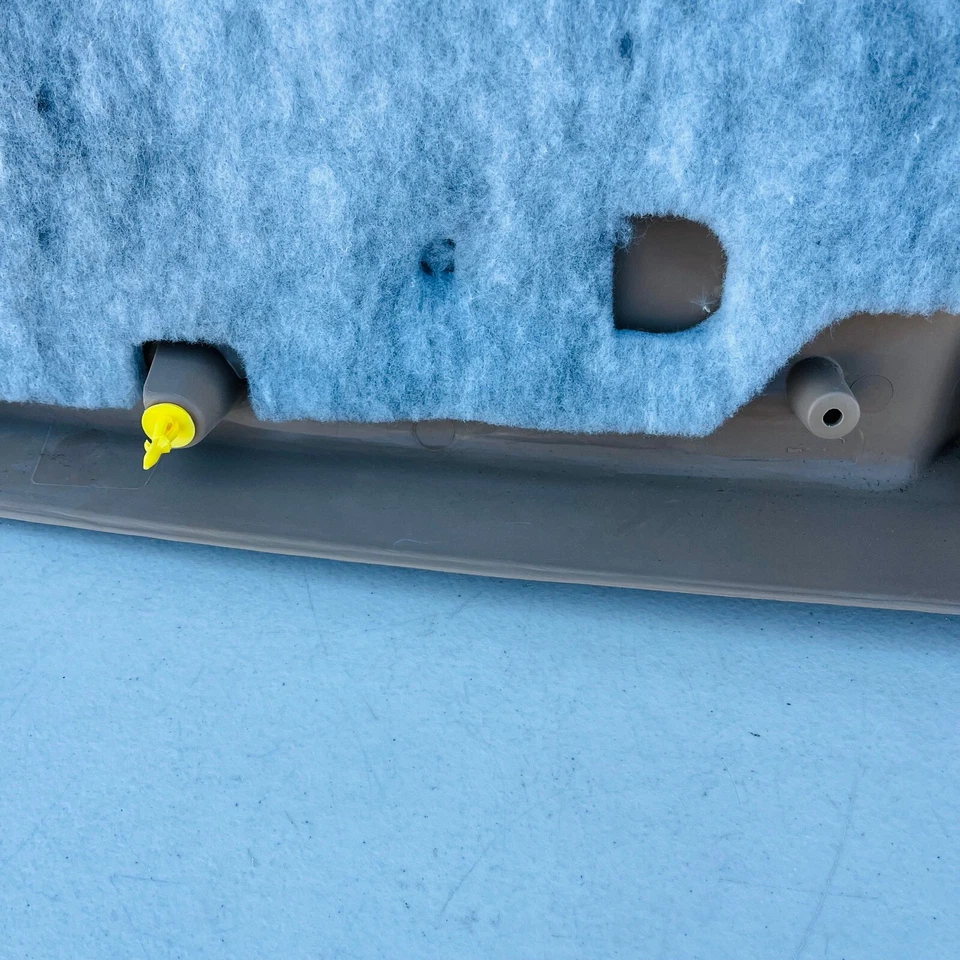 Jeep Grand Cherokee Laredo 2002 maletero trasero puerta levadiza panel de moldura bronceado Foto 2 de 4