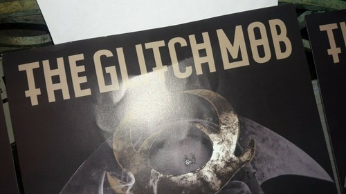 "LOTE DE 4 THE GLITCH MOB, 2014, CARTELES DE LANZAMIENTO, EN CORREO ORIGINAL: 17"" X 11"" - Imagen 9 de 12