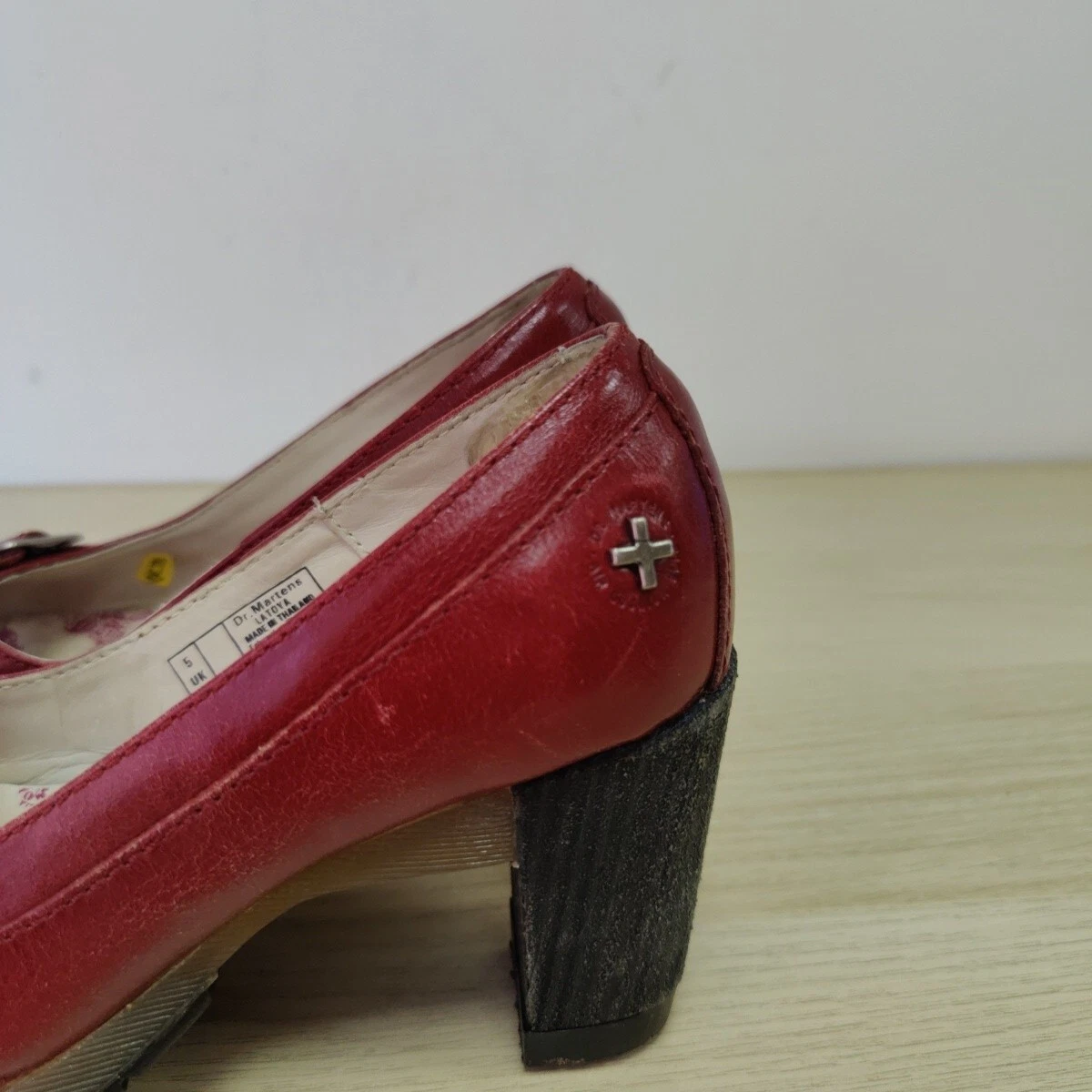 Dr martens deals heels uk
