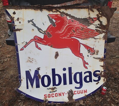 Mobil　ペガサス　旗 Amazon.com: Desperate Enterprises Mobilgas Pegasus Tin Sign