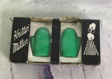 VTG Knittin Mittens Green Holds Knitting on Needle Protects Point Mavco Inc NEW