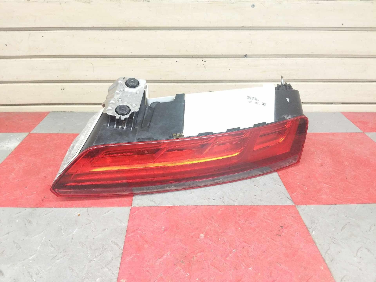 2017 Audi R8 Plus OEM RH Tail Ligh Assembly 4S0945096A ** NEEDS LEENS**