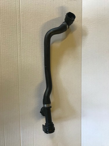 BMW 5,6,7 Kühlerschlauch Leitung Kühlmittel Pumpe 8602651