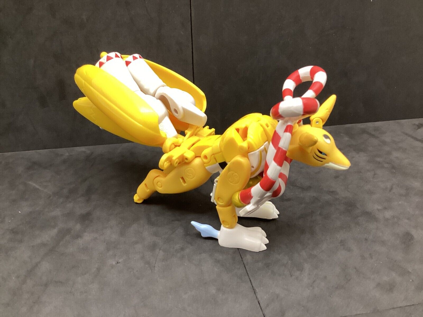 Digimon Digivolving Action Figure Kyubimon Taomon 2001 incomplete for parts