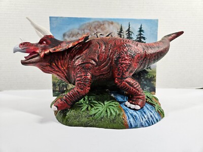 PLAYING MANTIS 2000 MODEL KIT TRICERATOPS DIORAMA BUILT AND HAND PAINTED