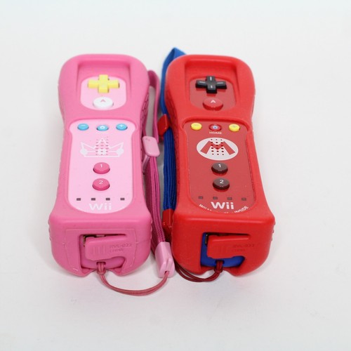 Nintendo Wii Remote Motion Plus Mario & Princess Peach Wireless Controllers - Picture 3 of 6