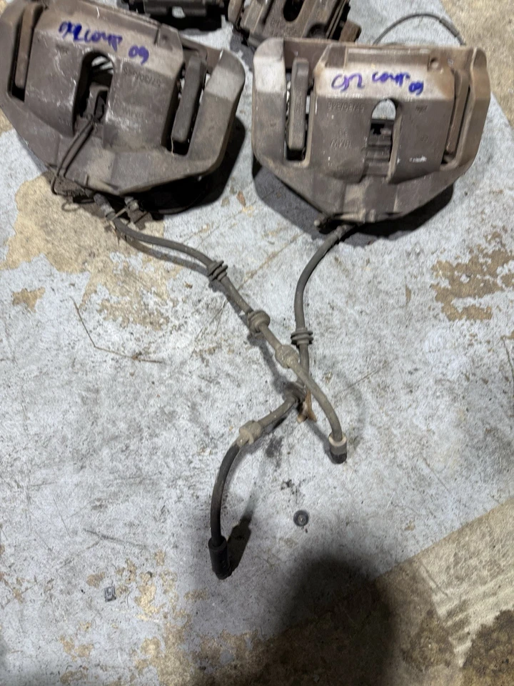 BMW 328i E92 2007 cupé - juego de pinzas de freno traseras izquierda y derecha - 07-13 OEM Foto 2 de 4