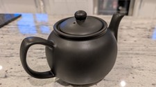 Traditional Dark Matt Brown 6 Cup Teapot by Price & Kensington, excellent cond.