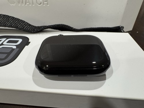 Apple Watch Series 10 46mm Jet Black Aluminum - Black Sport Band - Very Good - 第 2/7 張圖片