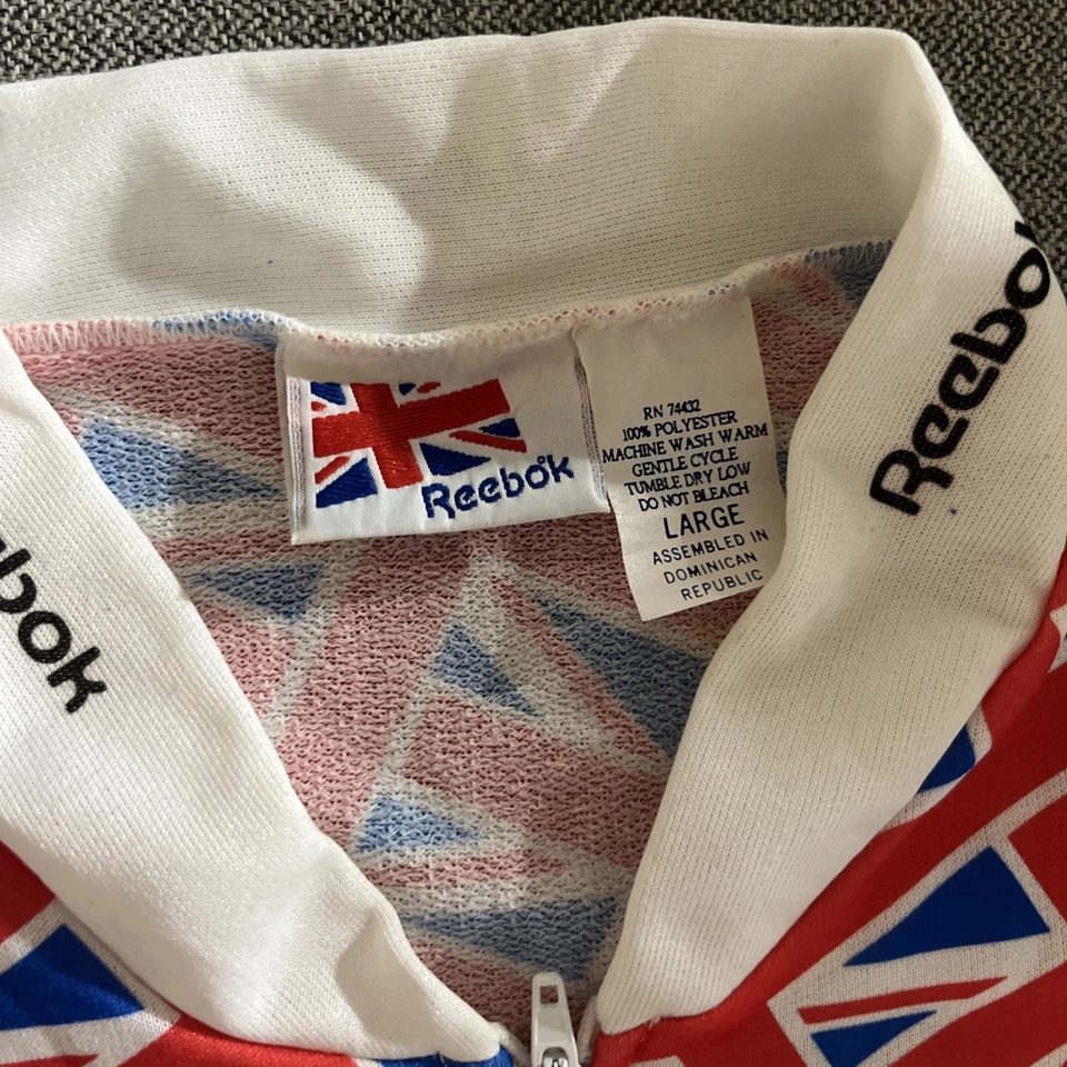 Camiseta deportiva vintage de ciclismo Reebok Plymouth, talla grande para mujer. Foto 4 de 4