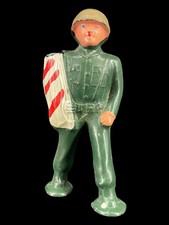 Vtg Barclay Manoil Lead Toy Figurine Pod Foot Solider Holding Broken Flag 2.75"