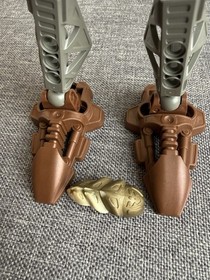 LEGO Bionicle Rahkshi Turahk 8592 and Panrahk 8587 With Kraata