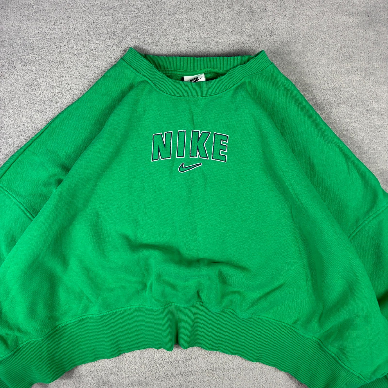 Women's Vintage Nike Green Spellout Cropped Oversized XL Boxy Sweatshirt image 3