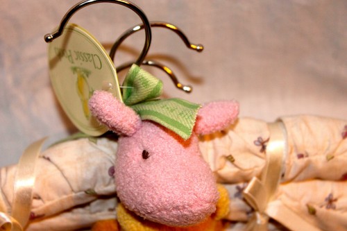 NEW CLASSIC WINNIE THE POOH 3 PIECE PADDED HANGERS GIFT SET, TIGER, PIGLET, POOH - Picture 3 of 3