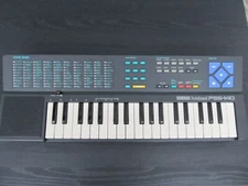 Vintage 1988 Yamaha PortaSound PSS-140 Electronic Keyboard Drum Pad