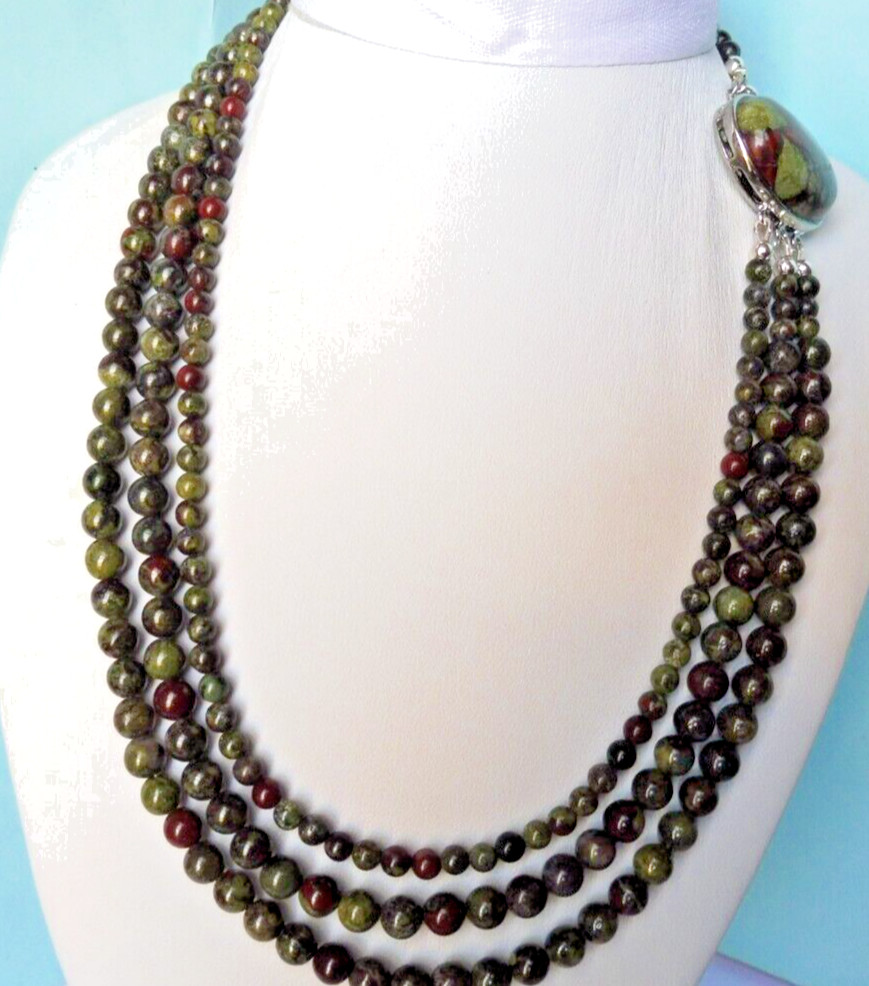 Bijou Collier Pierre de Sang Naturel 3 Rangs 415 Cts et Fermoir Héliotrope Véritable