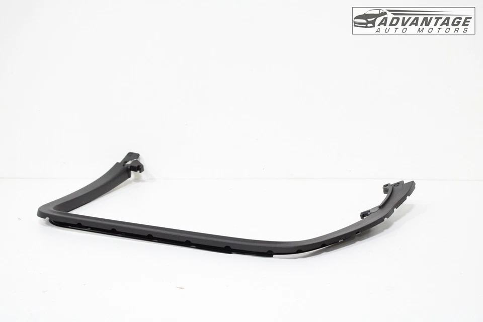 Chevrolet Traverse 2018-2023 puerta trasera izquierda marco ventana cubierta moldura OEM Foto 3 de 4